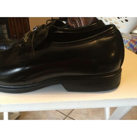 CLAIBORNE black slip on leather shoes size 8M - Picture 2 of 4